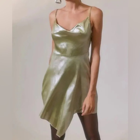 Urban Outfitters Women M Green Metallic Y2K Mallory Asymmetrical Slip Dress NWT - Picture 1 of 14